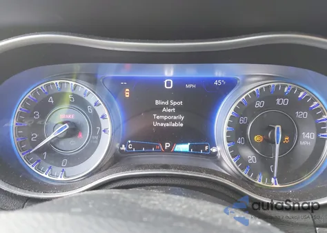 2015 Chrysler 300 Limited из США, поврежденный, VIN 2C3CCARG6FH831571